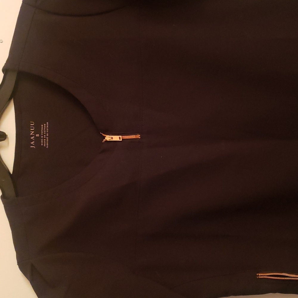 Small Jaanuu scrub top